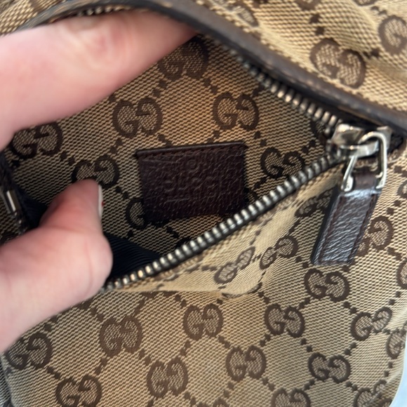 🔥GUCCI MONOGRAM CROSSBODY BELT BAG🔥 - Picture 9 of 15